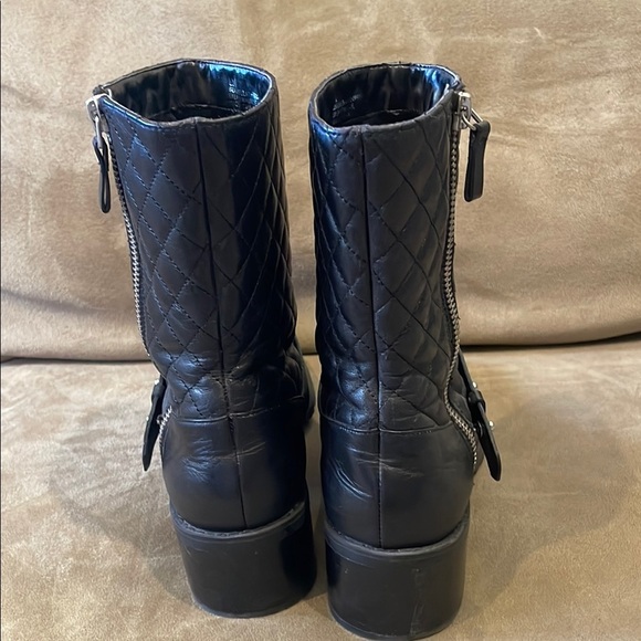 Halogen Quilted Black Leather Boots with Zipper 8M - Picture 4 of 7